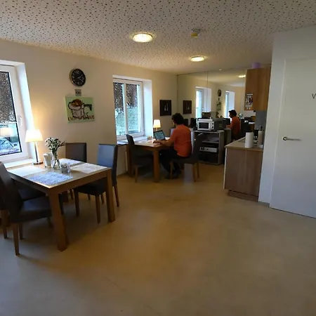Motel55 - Nettes Mit Self Check-in In Villach, Warmbad Apart Otel Villach